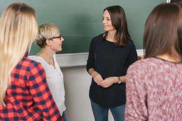 Professional Learning Communities: Teachers collaborating for ...